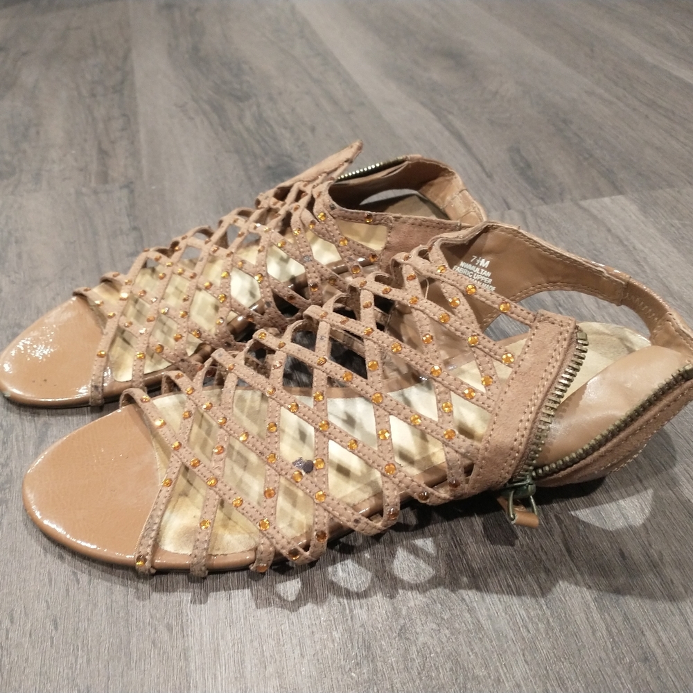Multan brown women's 7.5M sandals with rhinestones